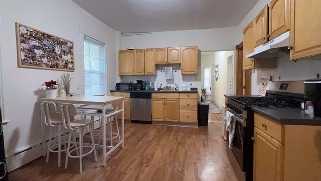 Building Photo - 26 Darling St Unit 2