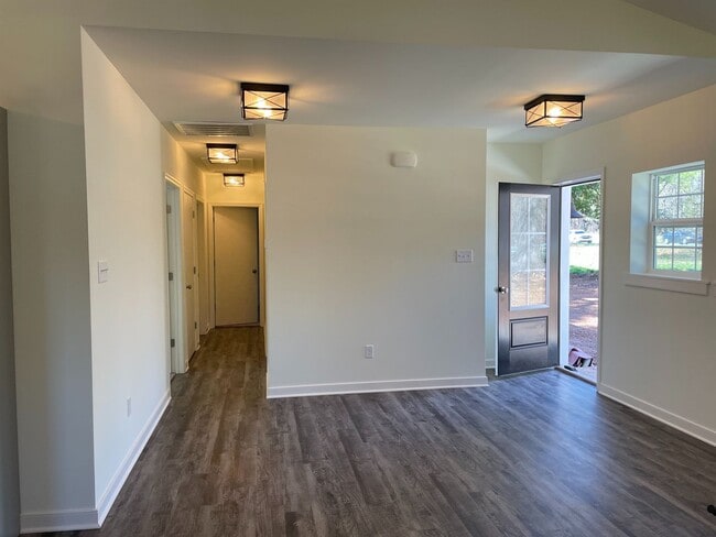 Photo - OCTOBER MOVE IN SPECIAL!                  ...