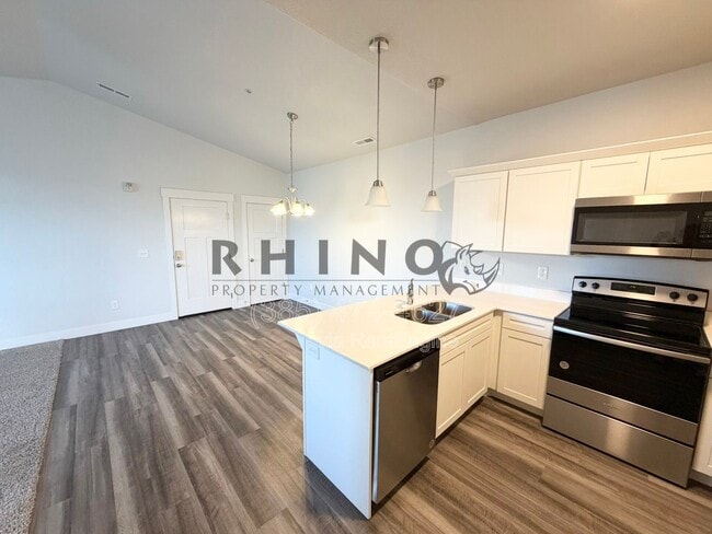 Building Photo - 13527 S Hanley Ln Unit M301