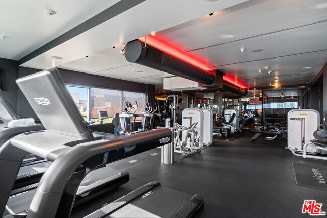 Photo - 6250 Hollywood Blvd Unit 6H