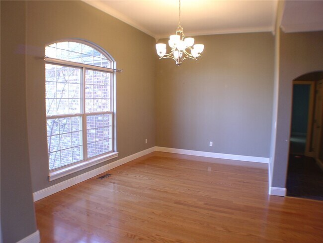 Photo - 73 Pimlico Dr