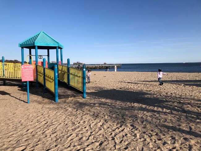 Photo - 90 Iroquois Rd Unit A