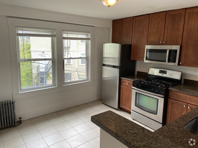 Building Photo - 27 Dunreath St Unit 3 BED 1 Bath Boston Rental