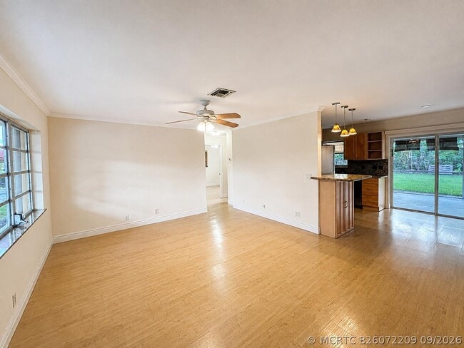1401 S Deerfield Ave