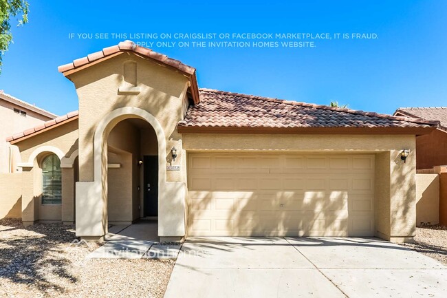 Building Photo - 10538 W Roanoke Ave