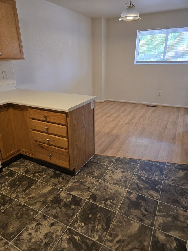 Photo - 2702 Rigden Pkwy