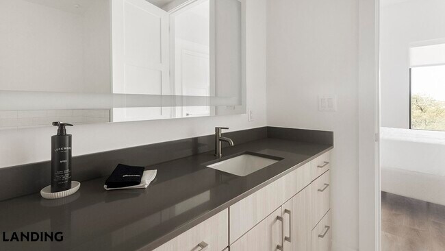 2727 Albany St Unit 508