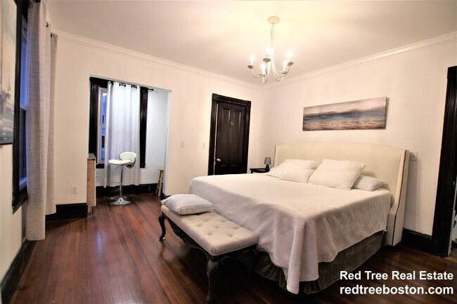 Photo - 18 Holton St