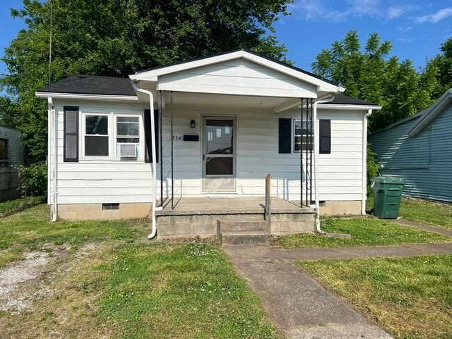 Building Photo - 2 bed, 1 bath and cute