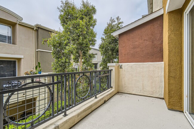 Stylish 3BR Townhome in Prime Central SD –... - Stylish 3BR Townhome in Prime Central SD –...