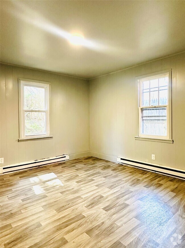 Building Photo - 31 Pine St Rental