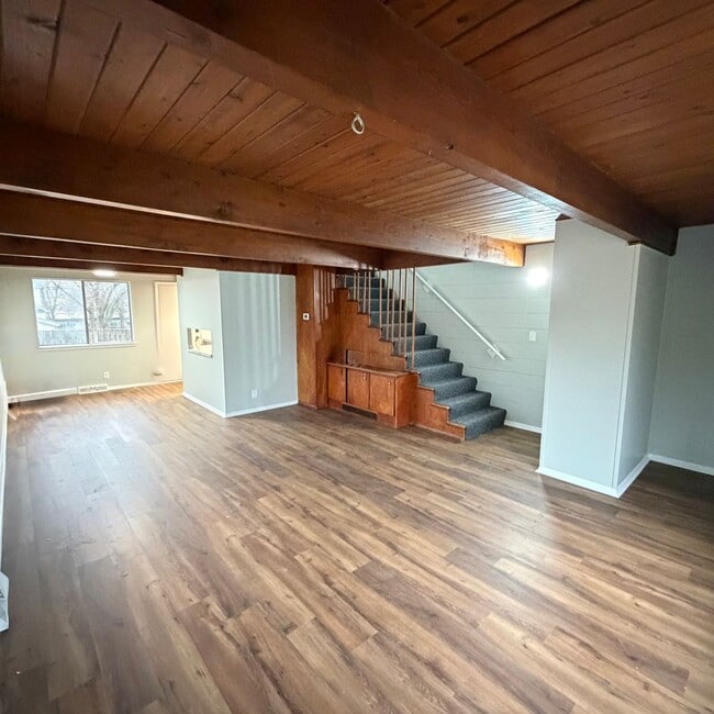 Building Photo - Remodeled - Two Bedroom Townhome on the NE Side of Grand Rapids!