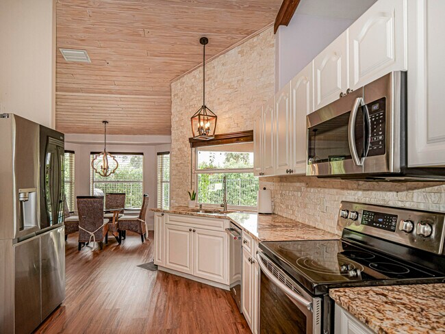Photo - 4460 12th St SW