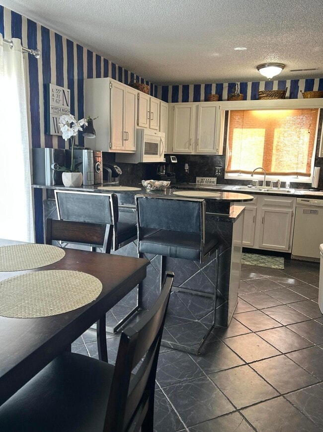 35 Foxcroft Ln