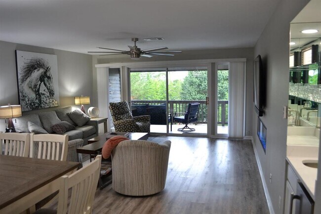 Photo - 200 Hamilton Oaks Dr