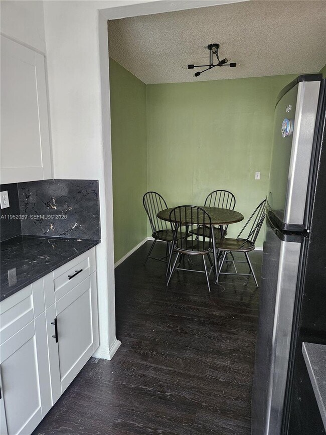 Photo - 900 Jefferson Ave Unit 14