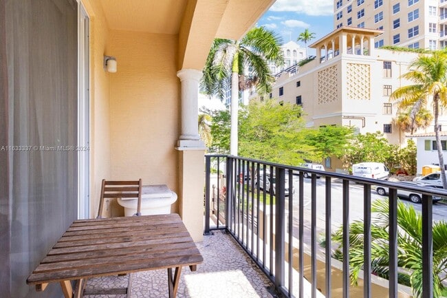 Photo - 118 Zamora Ave Unit # 201