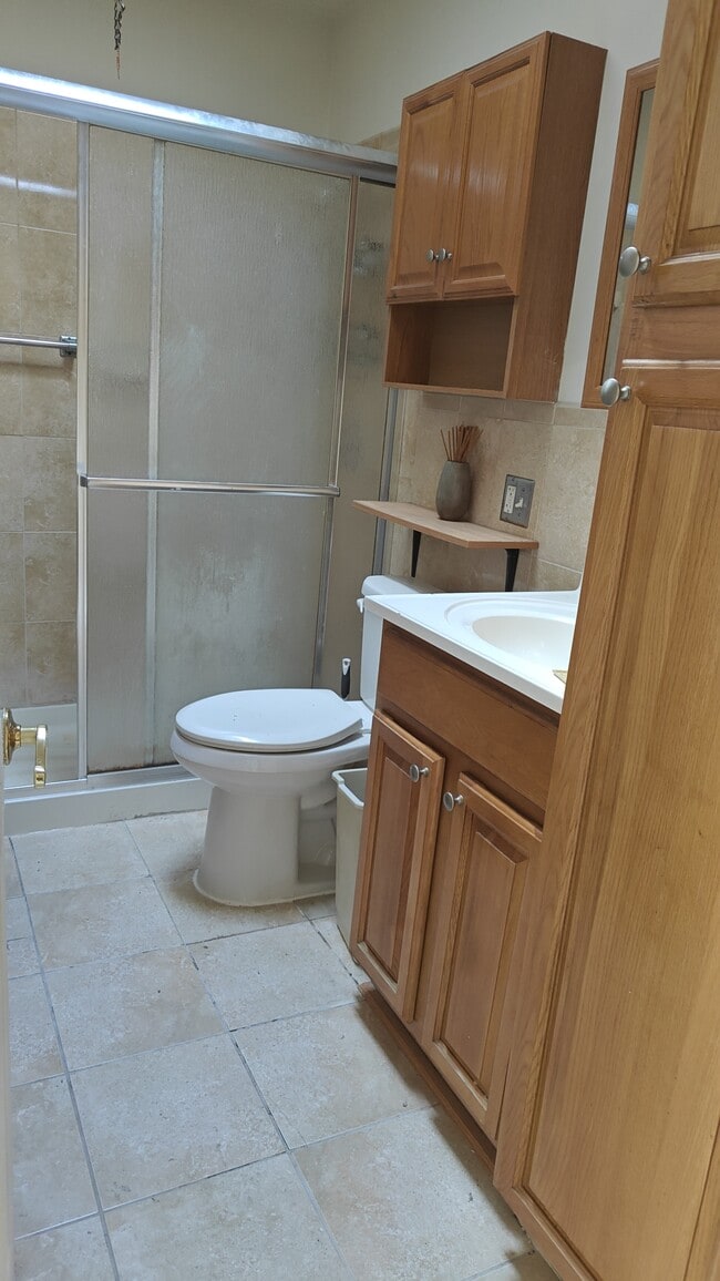 Photo - 347 W Milne St