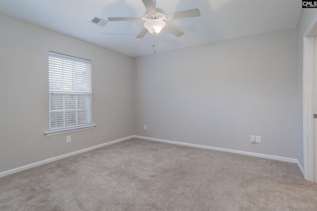 Photo - 129 Crickhollow Cir