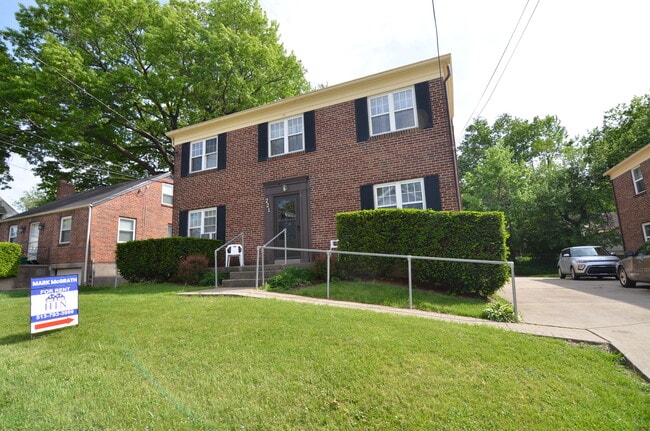 Building Photo - 221 Bank Ave Unit 4