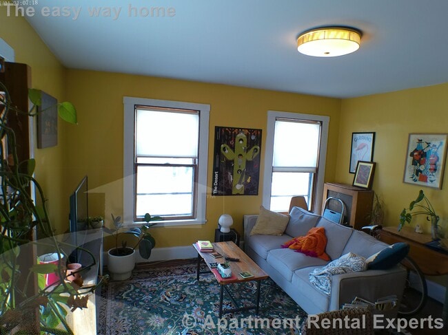 Building Photo - 26 Dover St