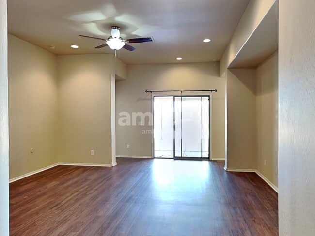 Photo - 683 S 221st Dr