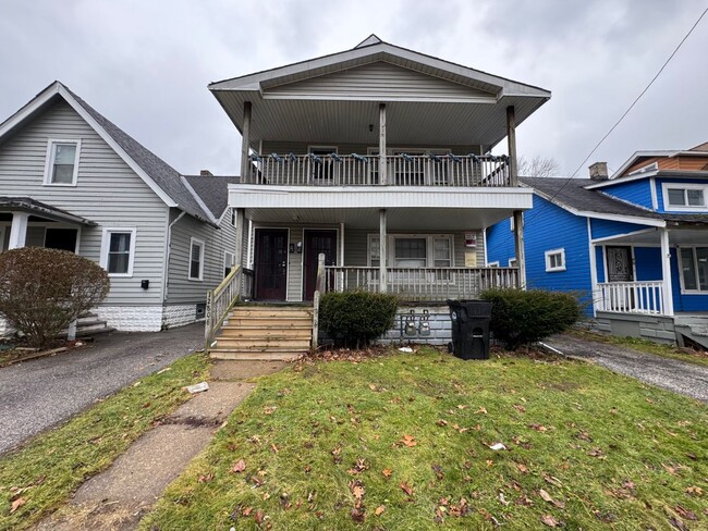 Building Photo - 12804 Imperial Ave Unit 3