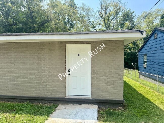 Photo - 1718 Portland St Unit B