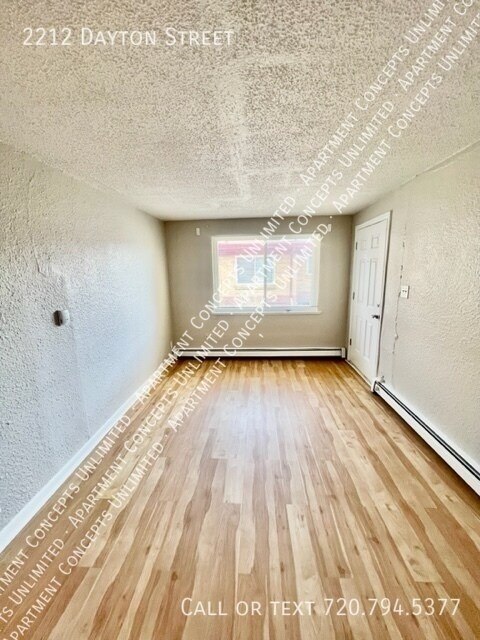 Photo - 2212 Dayton St