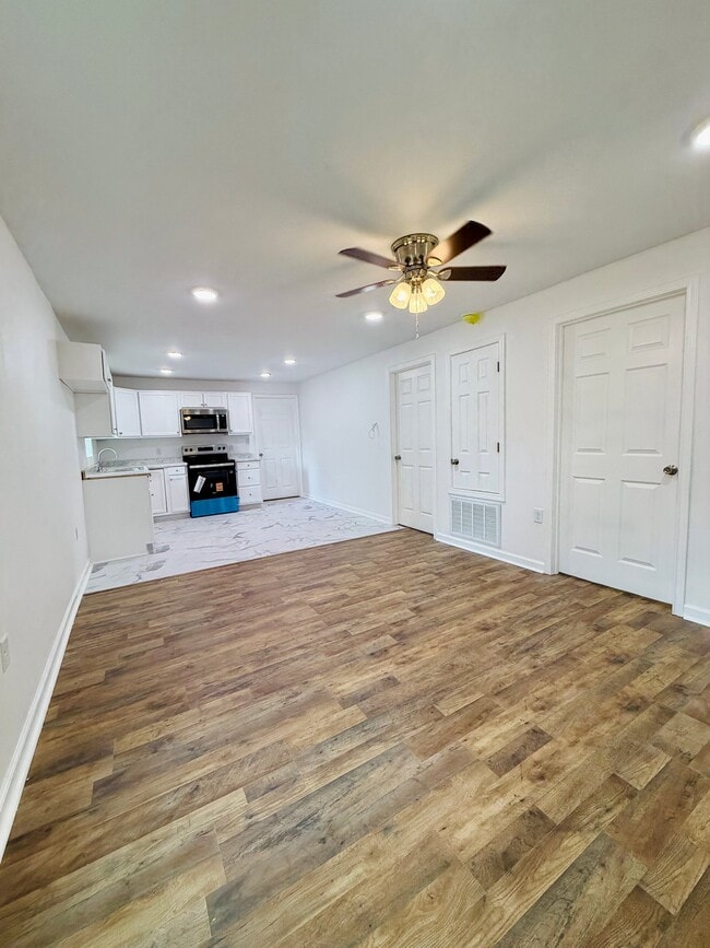 Photo - 1712 Plant St