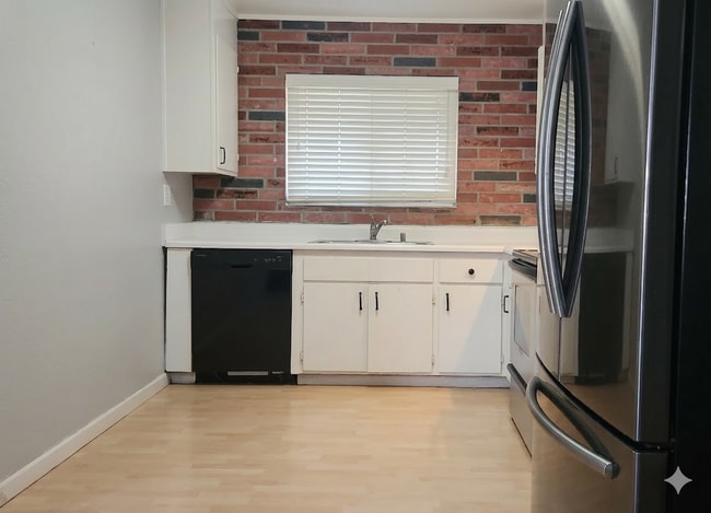 Photo - 1539 Marshall St