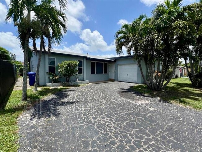 Photo - 8640 Wilshire Dr