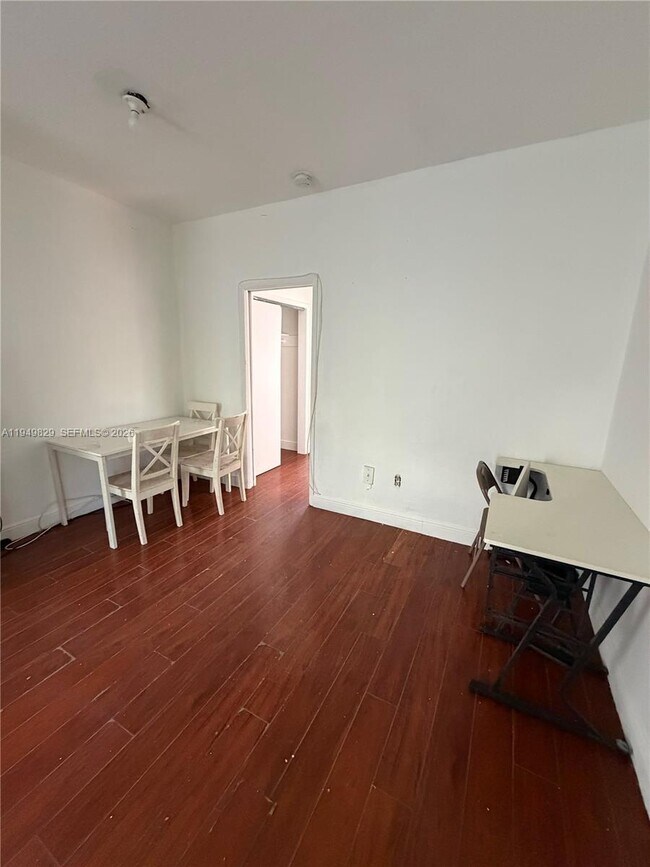 Building Photo - 1026 Euclid Ave Unit 6