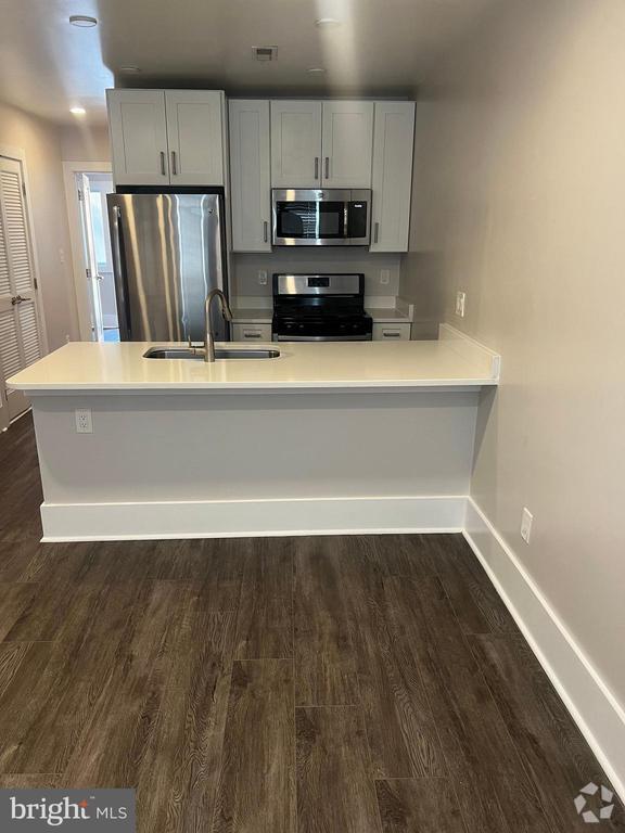 Building Photo - 924 19th St NE Unit 4 Rental
