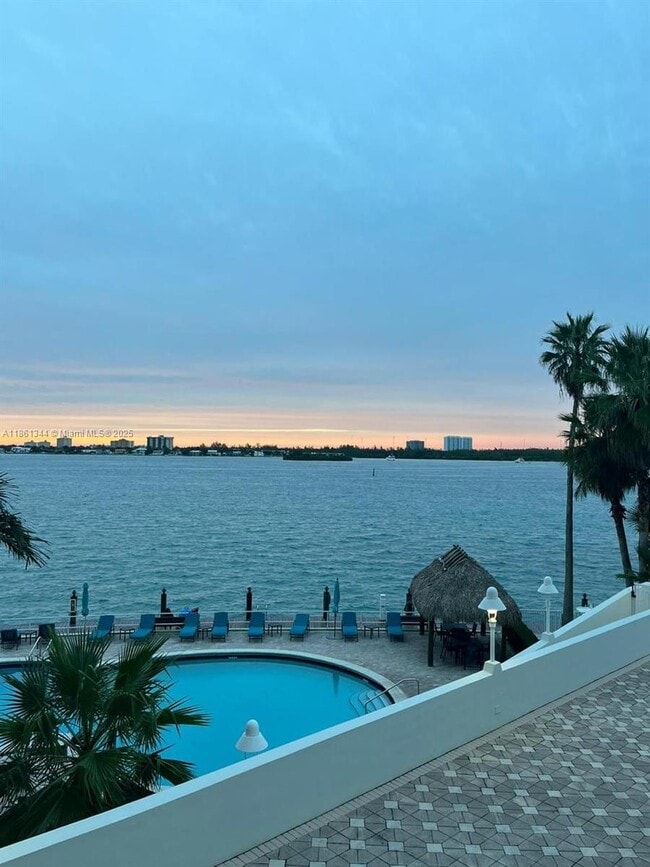 Building Photo - 10350 W Bay Harbor Dr Unit 3S Rental