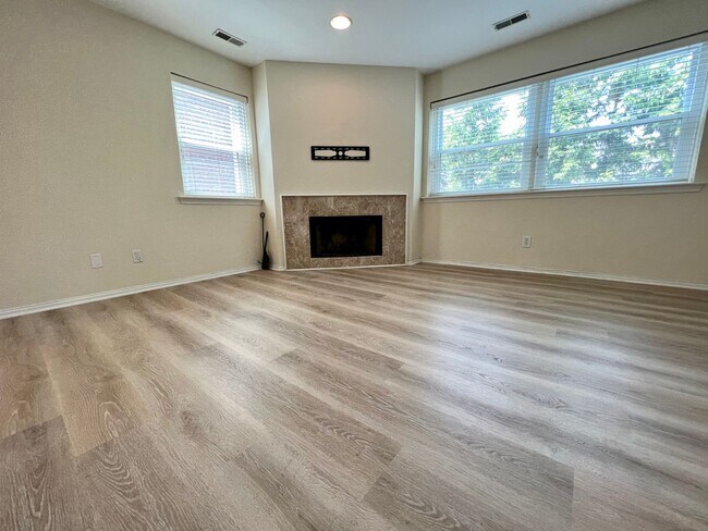Photo - 237 W Montgomery Ave Unit 2N