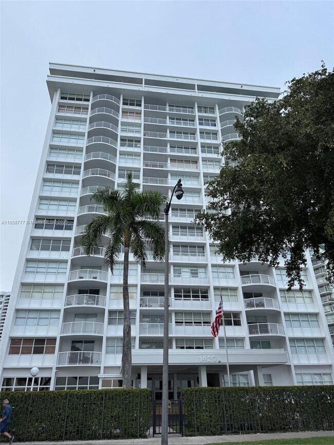 Photo - 1420 Brickell Bay Dr Unit 306D