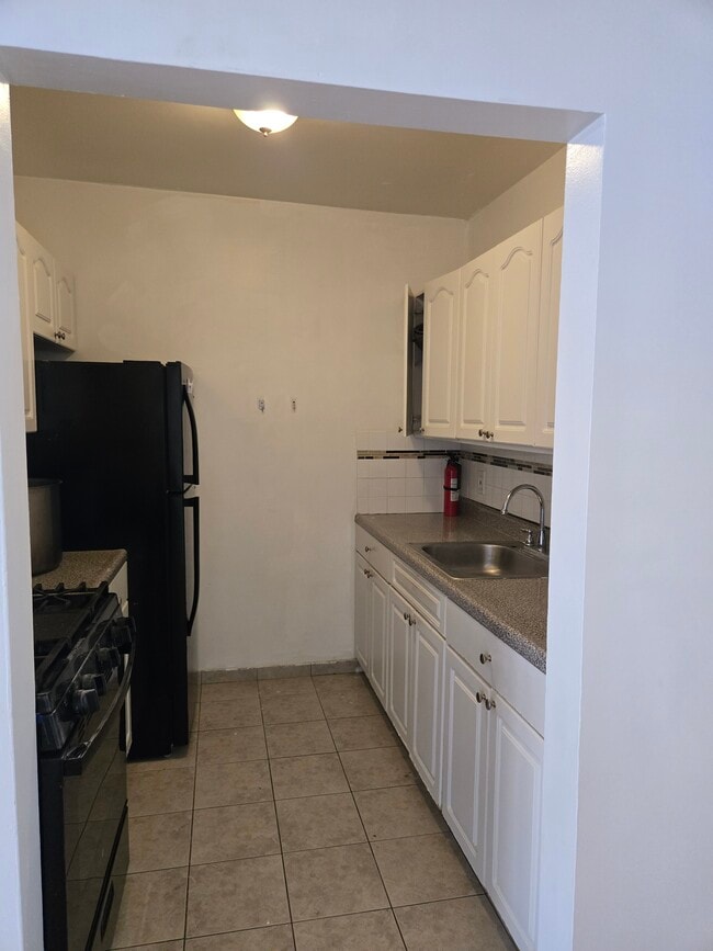 Photo - 1733 Montgomery Ave Unit Apt 2