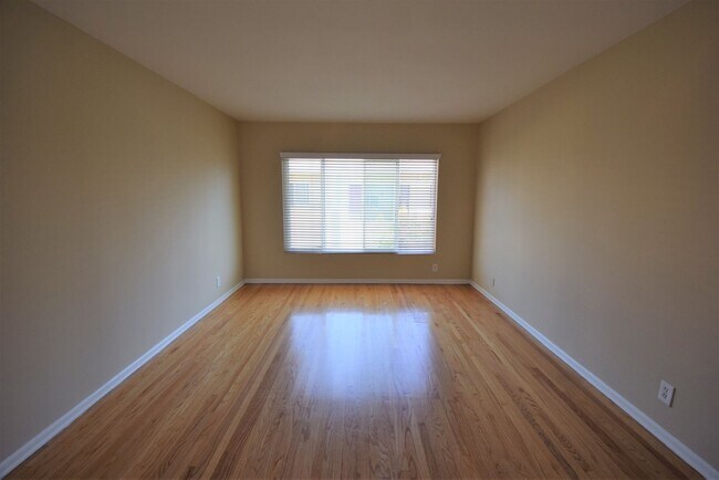 Photo - 823 Orange Grv Ave Unidad 825-A