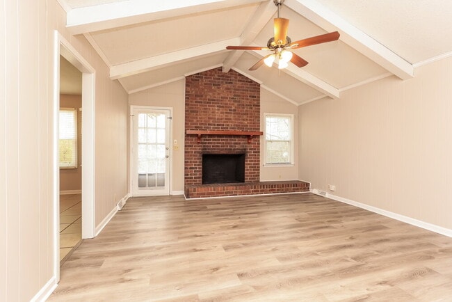 Photo - 2406 Hillmont Dr