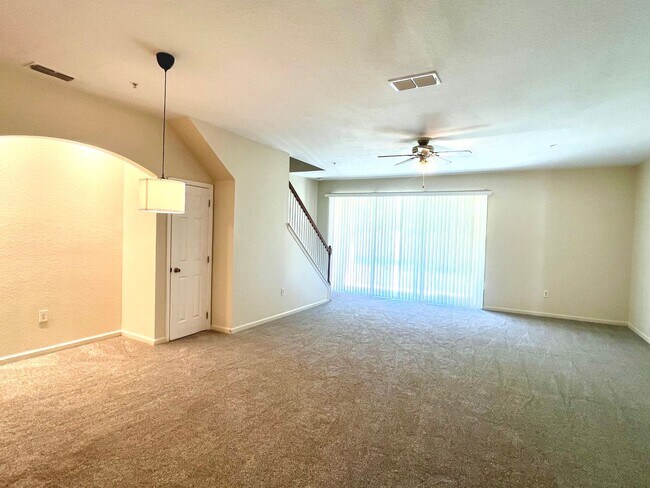 Photo - 3 Bedroom, 2.5 Bathroom 2-Story Townhouse in Gated Community - Kissimmee