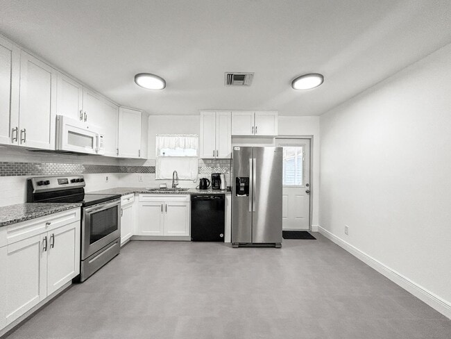 Photo - Move-In Ready 3-Bedroom Home with Private Fenced Backyard!