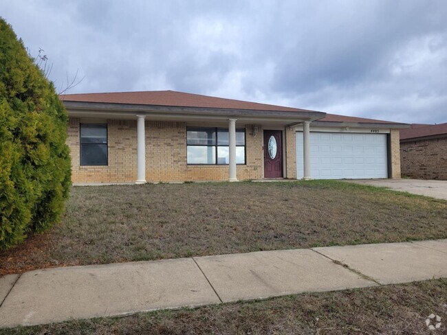 Building Photo - Newly Remodeled Single Family House