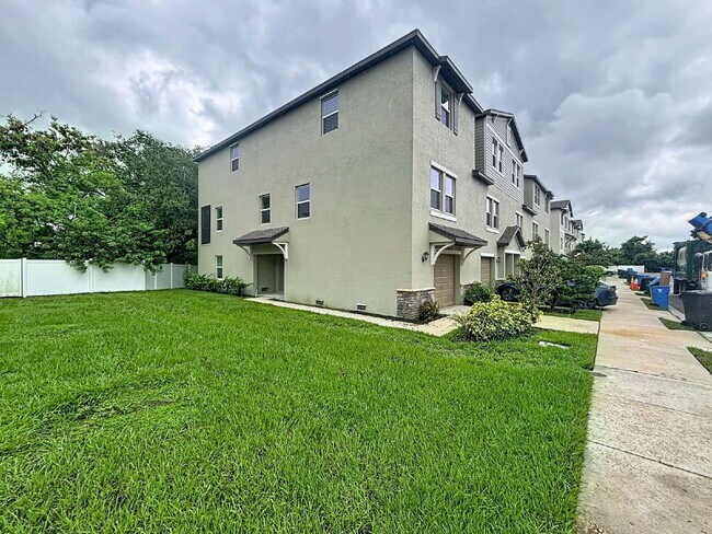Photo - 822 Tennyson Mill Cir