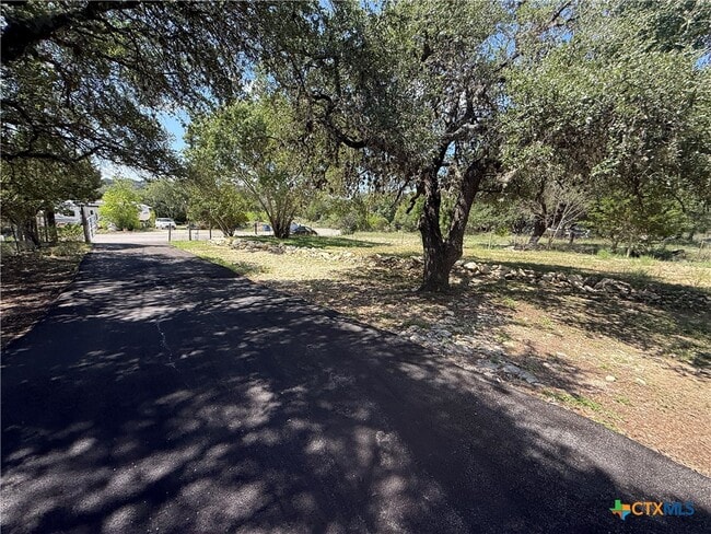 Photo - 560 Wickford Way