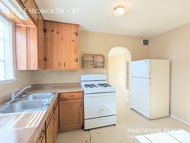 Building Photo - 1111 E Hedrick Dr Unit #2