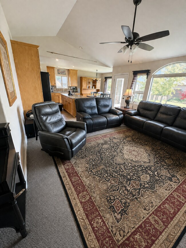 Photo - Beautiful 6 Bed 3 Bath Home for Rent in Tremonton! Solar Panels Included!