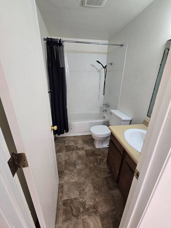 Photo - 763-775 SE 4th St Unit 737 SE 4th St