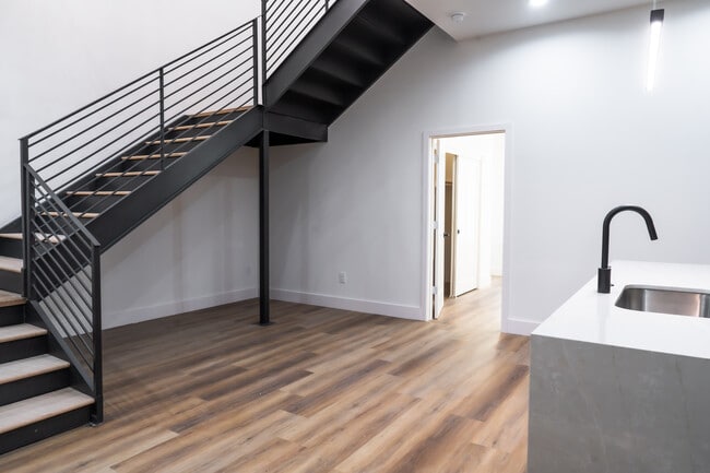 Photo - Larkin Place