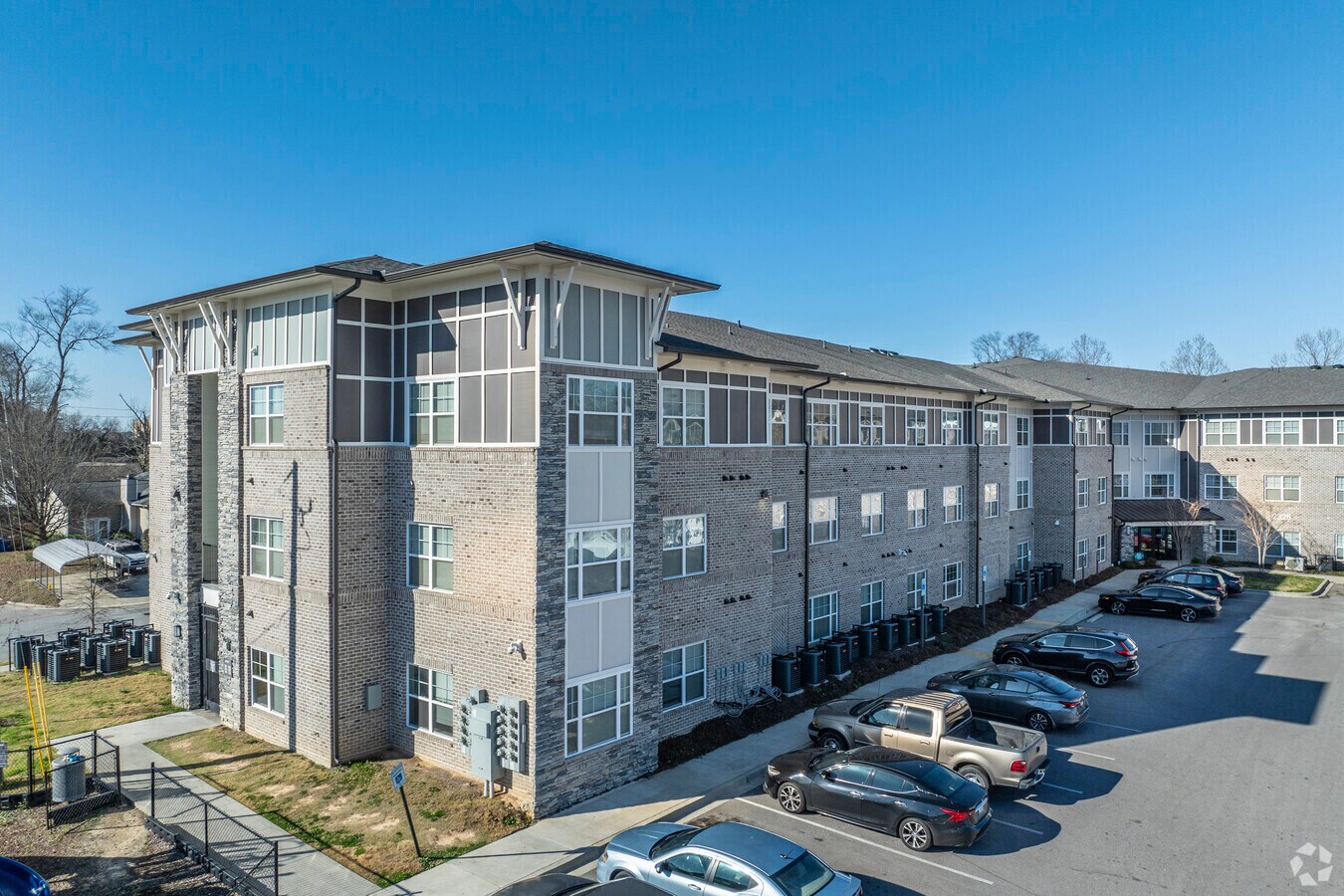 The Pointe at Elmwood - The Pointe at Elmwood Apartments